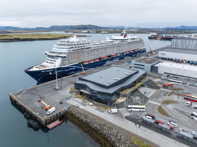 Farþegamiðstöðin Vör loftmynd