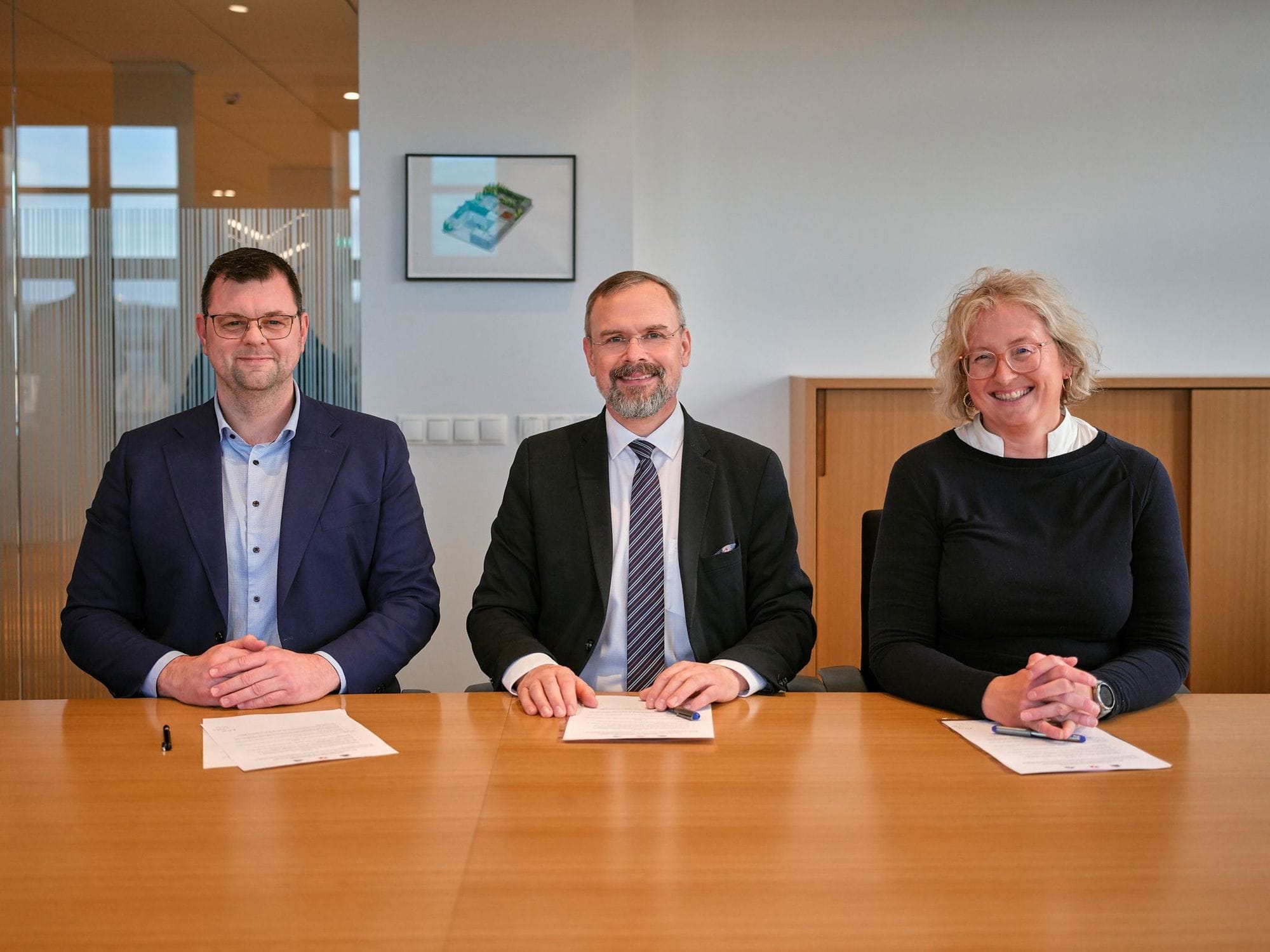 Helgi Gunnarsson formaður VFÍ, Daði Már Kristófersson fjármála- og efnahagsráðherra og Ragnhildur Helgadóttir rektor Háskólans í Reykjavík.