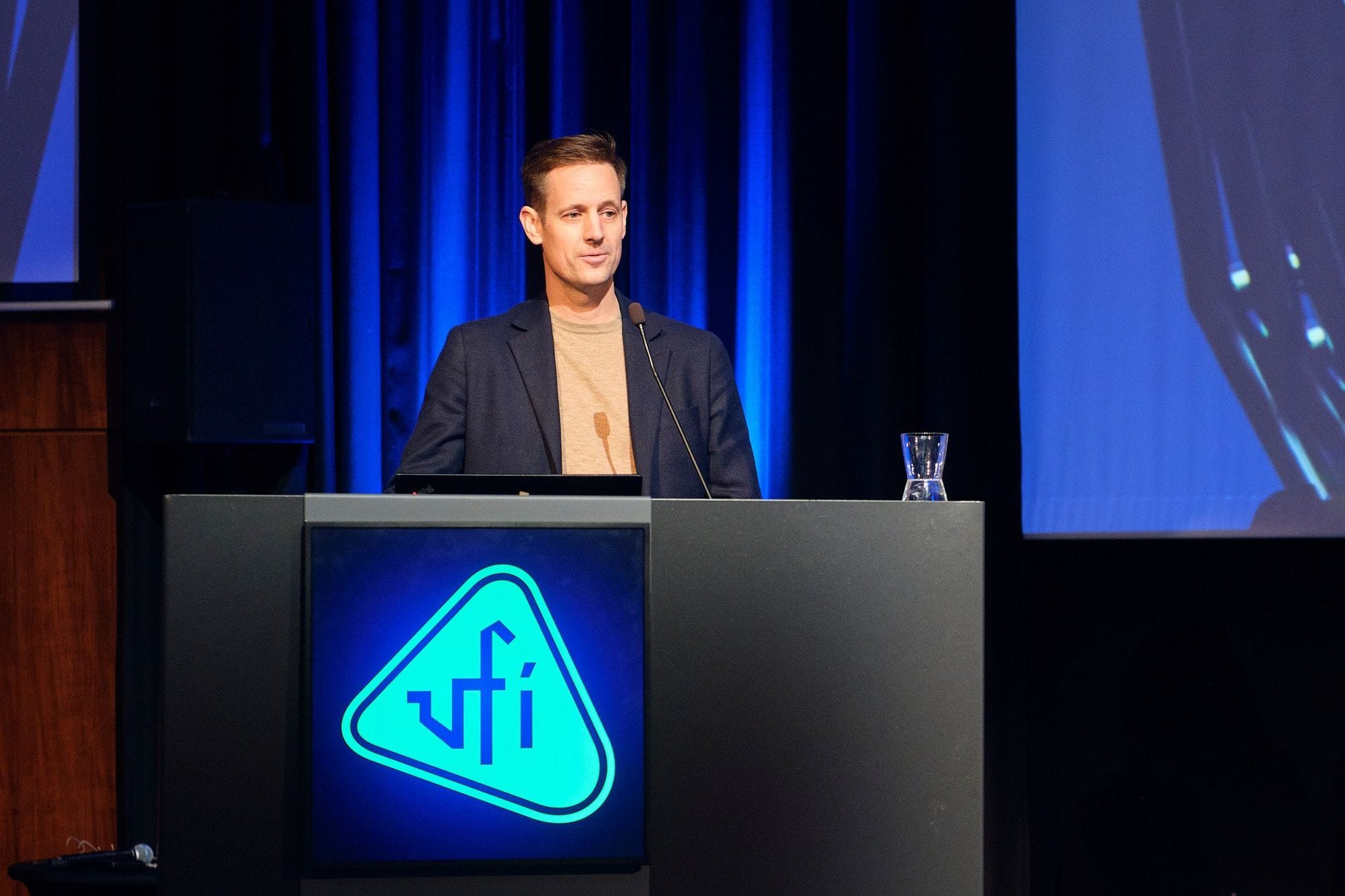 Rafn Magnús Jónsson flytur þakkarávarp.